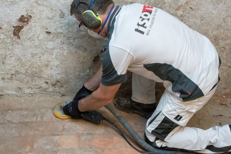 ISOTEC-Kellerbodensanierung Schritt 1 vorbereiten