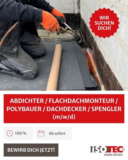 ISOTEC Mitarbeiter verschweißt Dachbahn am Wandanschluss eines Flachdachs