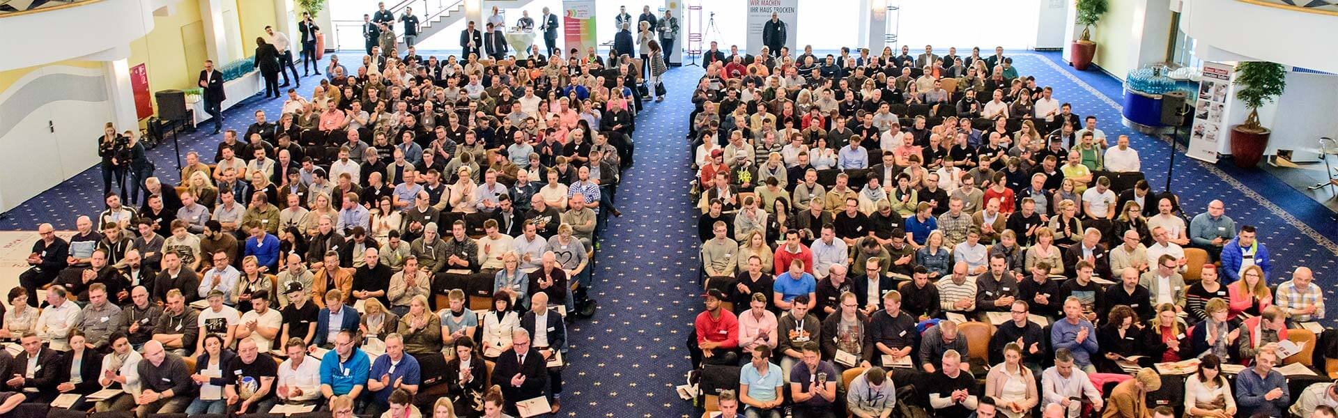 ISOTEC 700 Mitarbeiter 150 Standorte in Deutschland Österreich Schweiz ISOTEC 700 Mitarbeiter 150 Standorte in Deutschland Österreich Schweiz